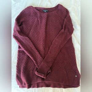 Women's AE Burgundy Sweater Small